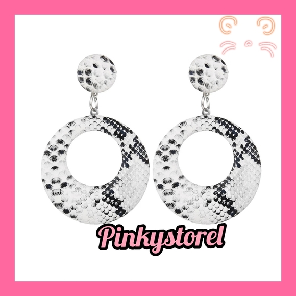 Jewelry - 🐍Vintage Snake Drop Earrings🐍